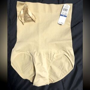 NWT Wacoal XL Shapewear